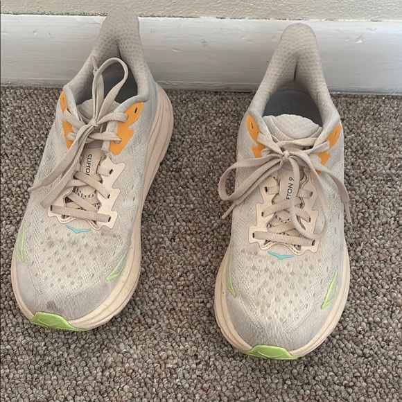 HOKA Clifton 9- Vanilla Astral Colorway-7.5b - Picture 4 of 4